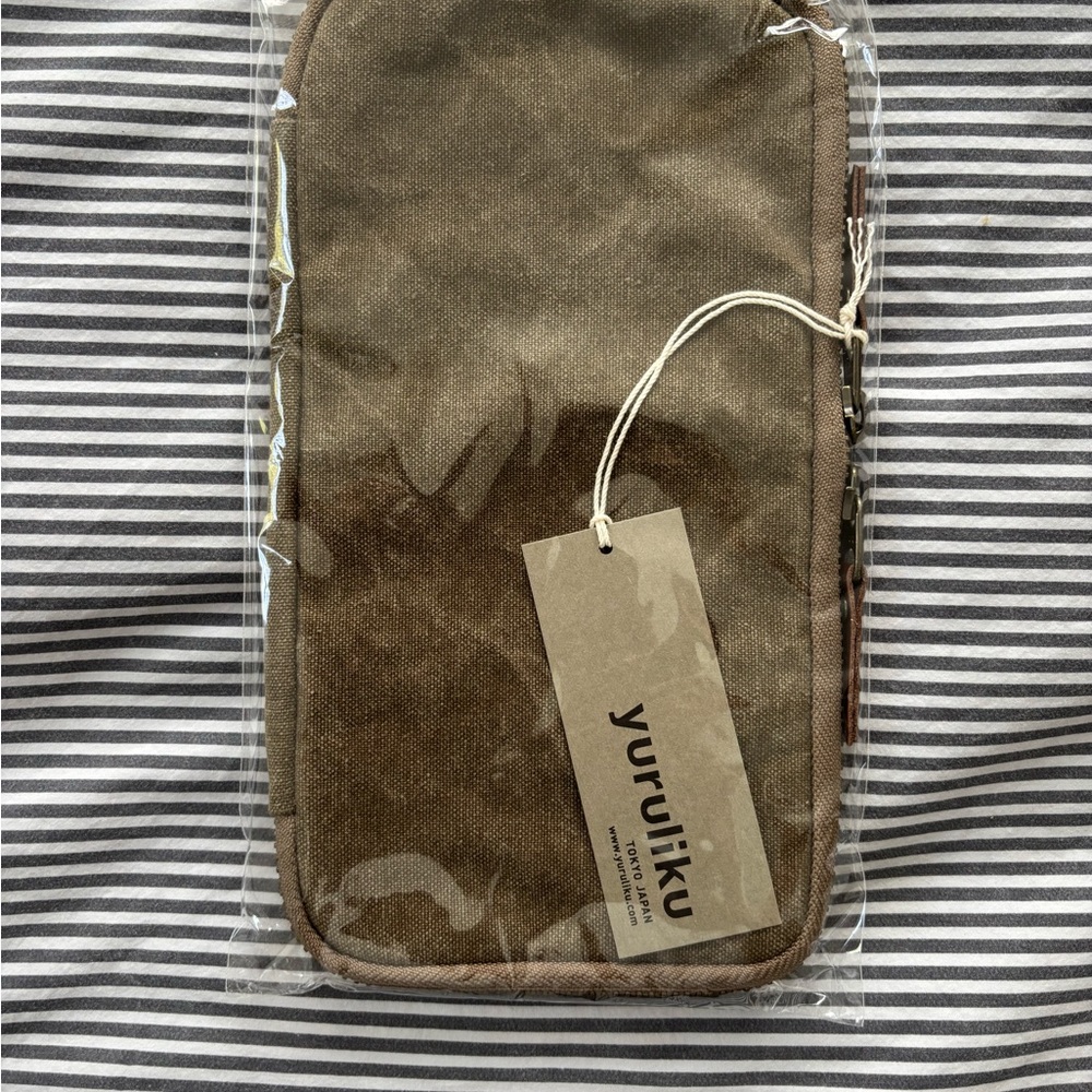 Yuruliku FLAT Pen Case in brown